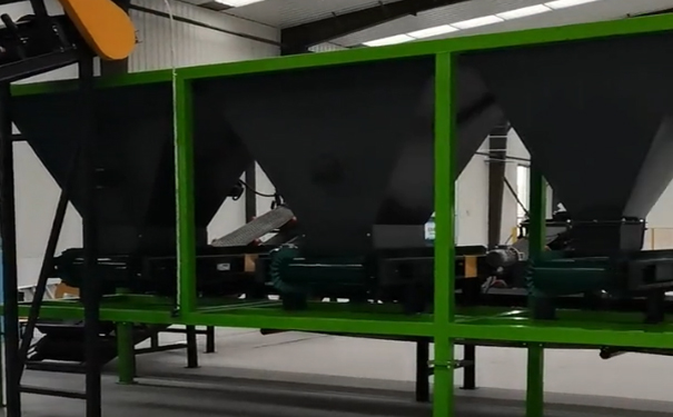 簡述基質(zhì)肥配料系統(tǒng)應(yīng)用效果與發(fā)展趨勢